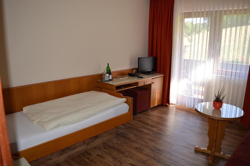 Natur & Wander Hotel Gassbachtal Grasellenbach Room photo
